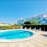 Oasis Park Condo, Pool & Jacuzzi, Free Parking דירה פורטימאו