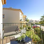 Oasis Park Condo, Pool & Jacuzzi, Free Parking דירה
