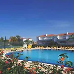 Oasis Park Condo, Pool & Jacuzzi, Free Parking דירה *