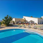 Oasis Park Condo, Pool & Jacuzzi, Free Parking