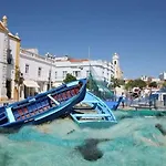 Oasis Park Condo, Pool & Jacuzzi, Free Parking * Portimão