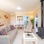 Oasis Park Condo, Pool & Jacuzzi, Free Parking *