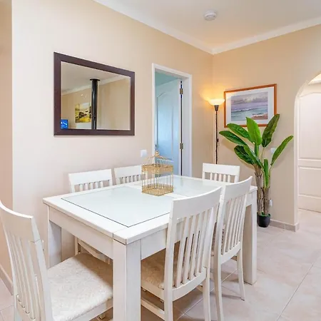 Oasis Park Condo, Pool & Jacuzzi, Free Parking * Portimão