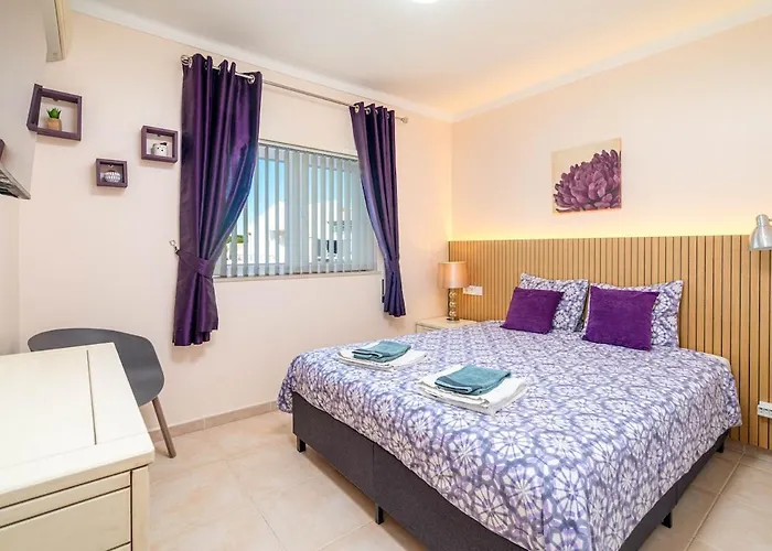 Oasis Park Condo, Pool & Jacuzzi, Free Parking Apartment *