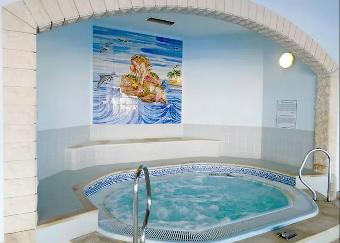 Oasis Park Condo, Pool & Jacuzzi, Free Parking Apartment