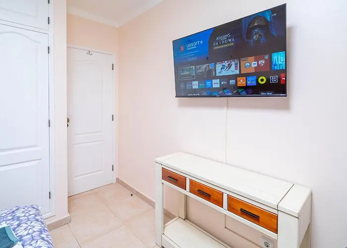 Apartment Oasis Park Condo, Pool & Jacuzzi, Free Parking *