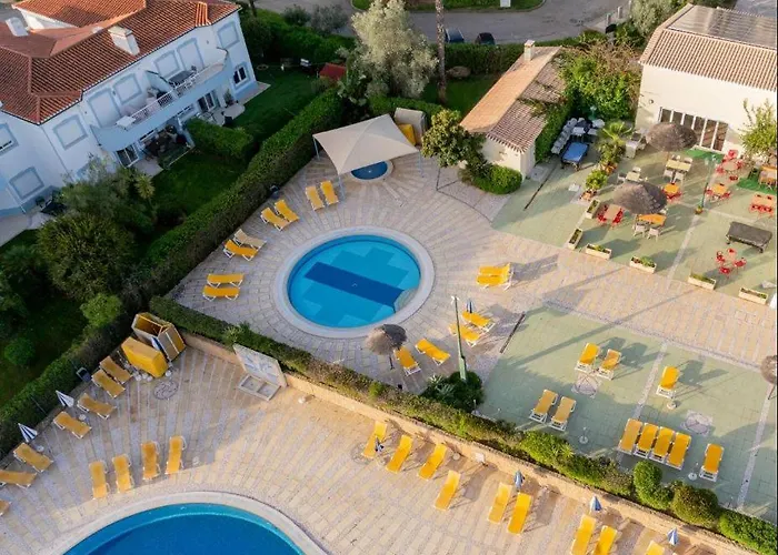Oasis Park Condo, Pool & Jacuzzi, Free Parking Apartment Portimao