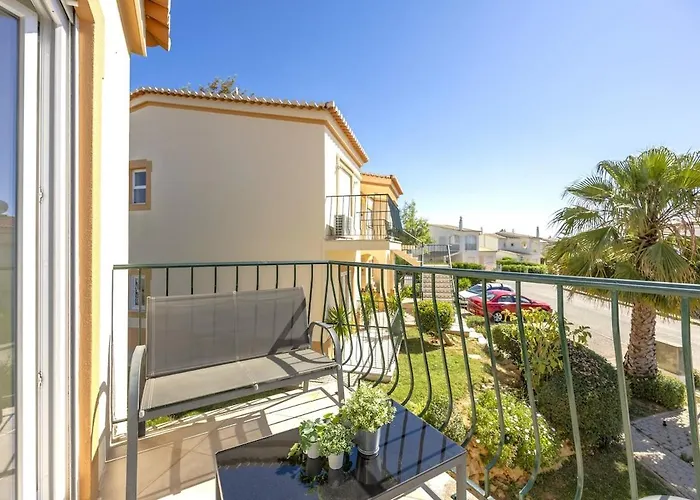 Oasis Park Condo, Pool & Jacuzzi, Free Parking Apartment