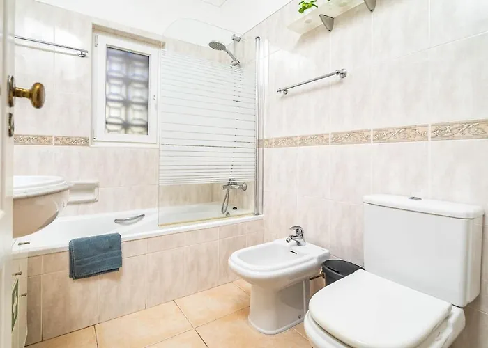 Apartment Oasis Park Condo, Pool & Jacuzzi, Free Parking *