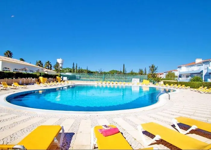 Oasis Park Condo, Pool & Jacuzzi, Free Parking * Portimao