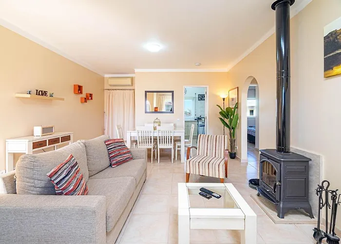 Oasis Park Condo, Pool & Jacuzzi, Free Parking *