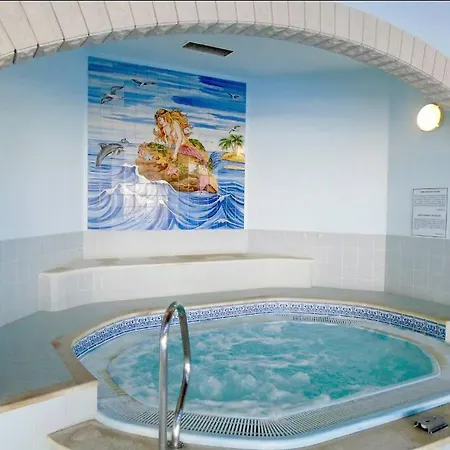 Oasis Park Condo, Pool & Jacuzzi, Free Parking 公寓