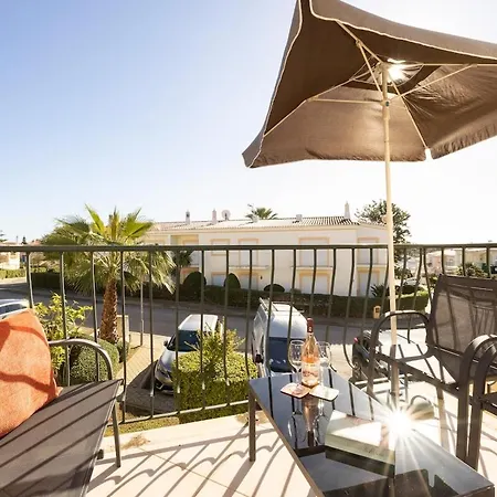 Oasis Park Condo, Pool & Jacuzzi, Free Parking * 波尔蒂芒