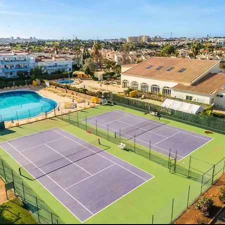 דירה Oasis Park Condo, Pool & Jacuzzi, Free Parking *